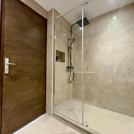 Velasquez Scls - Air Conditioning - Wifi - Baignoire Balneo *